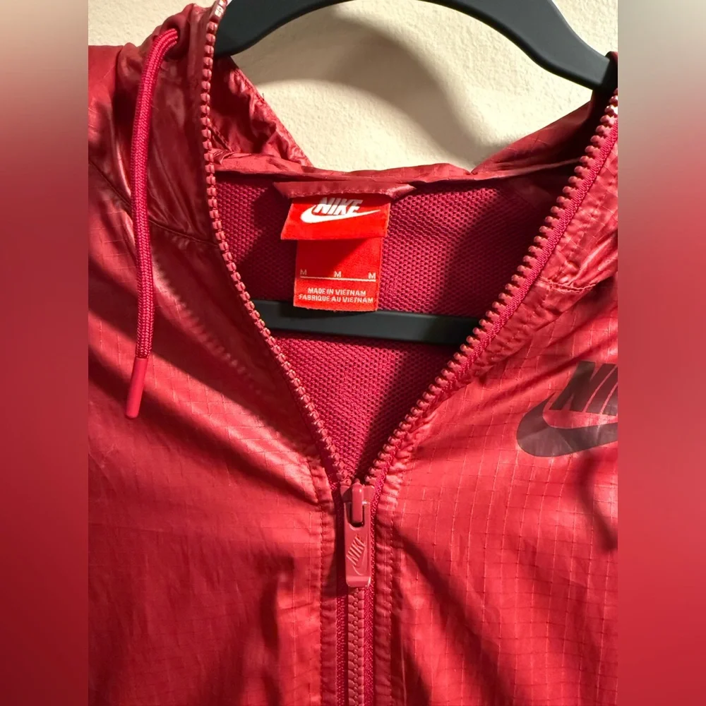 Nike Sportswear Windrunner hooded Jacket Women's size Medium